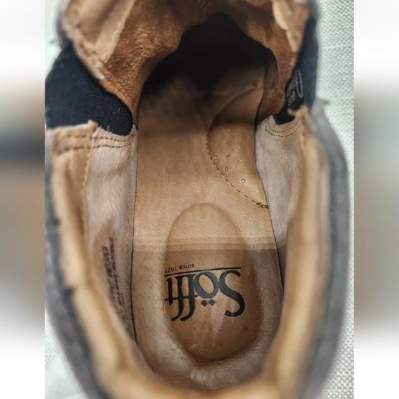 Sofft Size 6 M Gray Suede Ankle Bootie Arch Support High Top Comfort Pull On - Picture 12 of 13